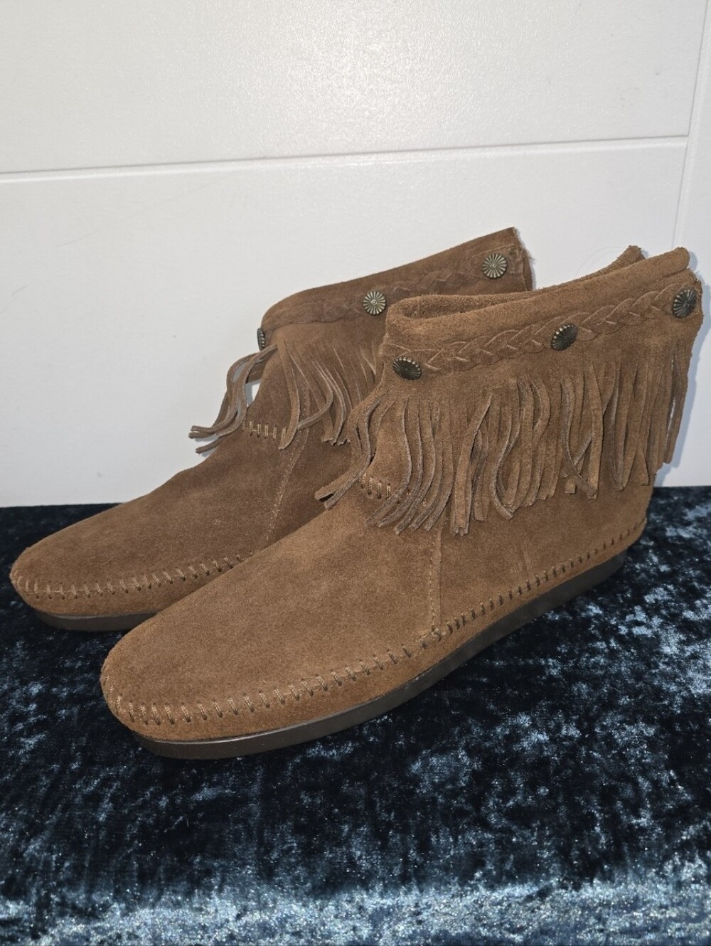 Minnetonka Brown Genuine Leather Fringe Back Zip Moccasin Booties Sz 9.5